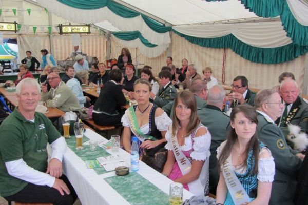 schuetzenfest13-freitag-27C313F8DD-E375-0DC5-4345-645EA5FB3576.jpg